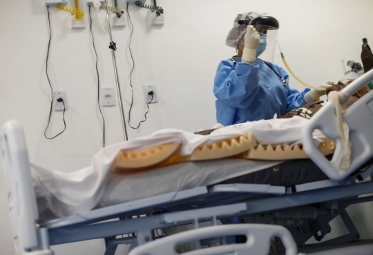 Segundo o boletim, há 22.291.507 casos confirmados desde o início da pandemia e 619.105 mortes