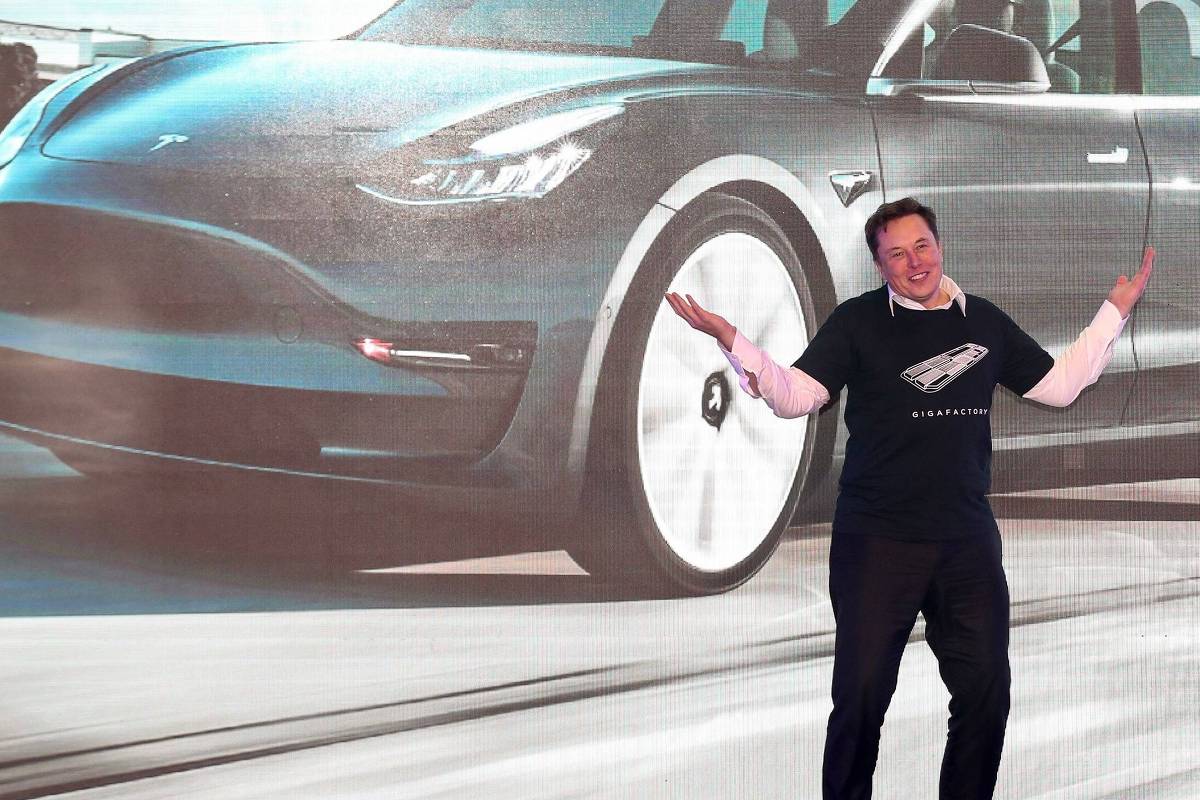 Elon Musk é dono da Tesla, empresa que é revolucionária na tecnologia