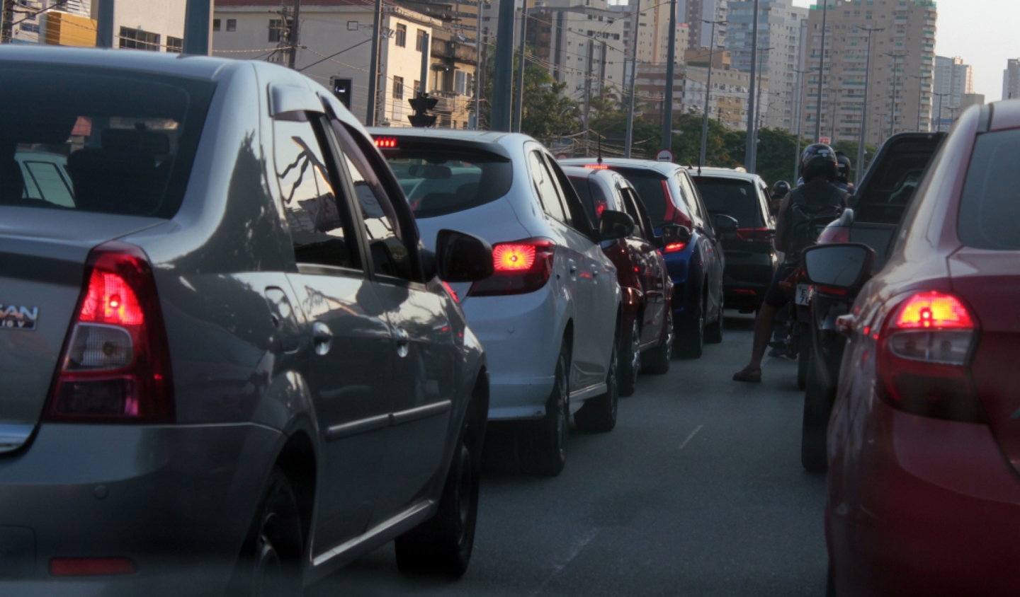 Primeira cota para carros e motos começa a vencer em 11 de janeiro, para placas de final 1, e vai até 24 de janeiro, para placas de final zero