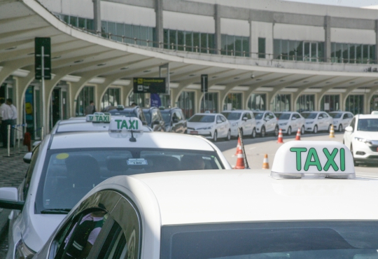 Táxis no Aeroporto de Congonhas, na zona sul de São Paulo