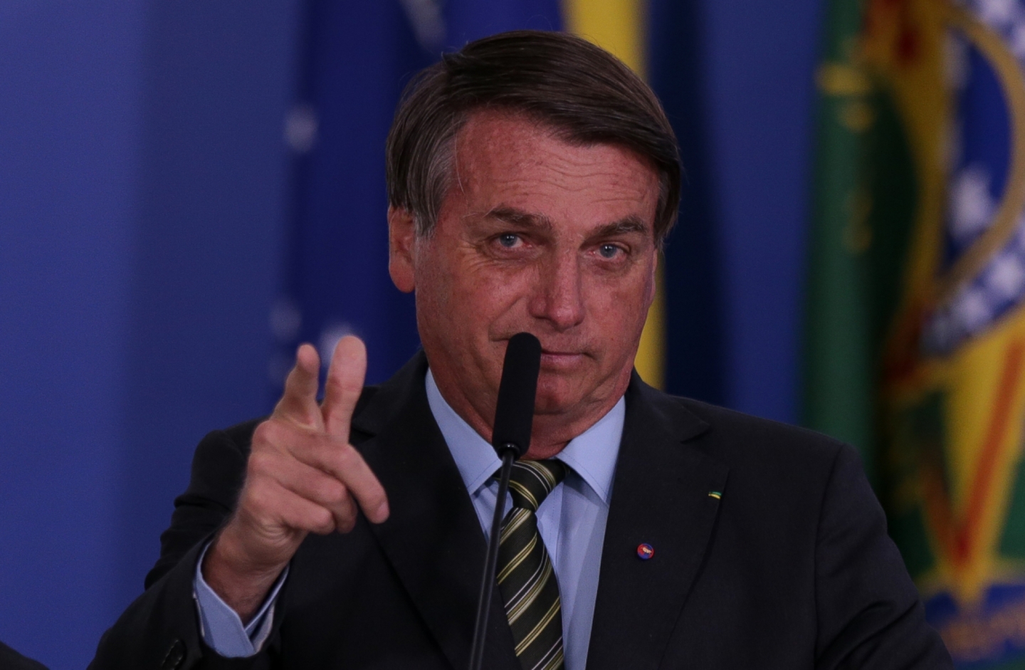 Decisão de zerar tarifa para importar armas de Bolsonaro deixou a Taurus indignada