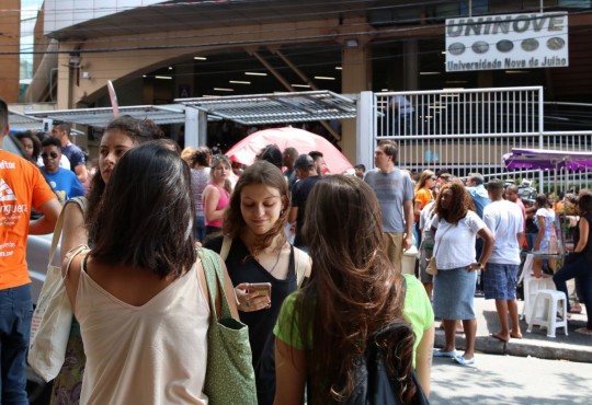 Estudantes participam de exame em universidade da zona oeste de São Paulo
