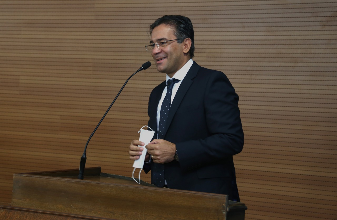 "O Píer do Jardim Casqueiro a gente entrega no final deste ano"