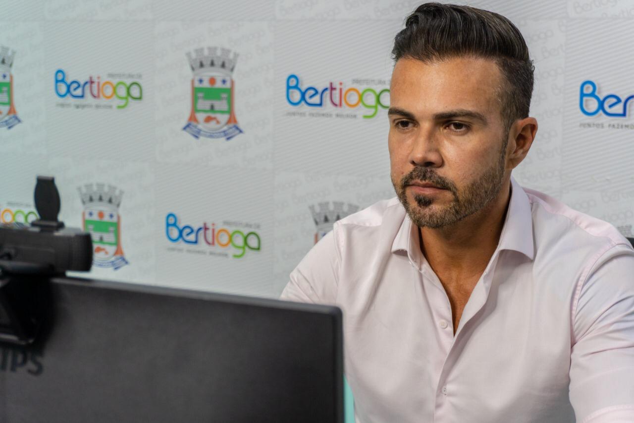 Prefeito de Bertioga, Caio Matheus, foi eleito por unanimidade
