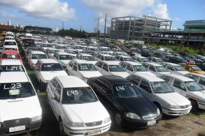 A reunião contou com a presença do vice-governador Felicio Ramuth, do secretário estadual de Parcerias em Investimentos, Rafael Benini, do presidente do Detran-SP, Eduardo Aggio, e do superintendente do DER, Sergio Codelo