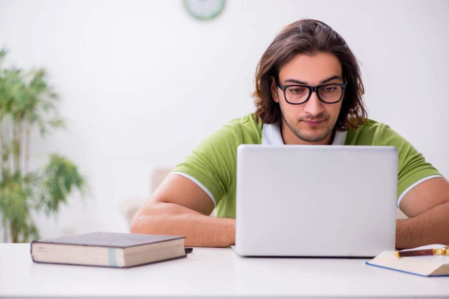 Os cursos acontecem de forma remota