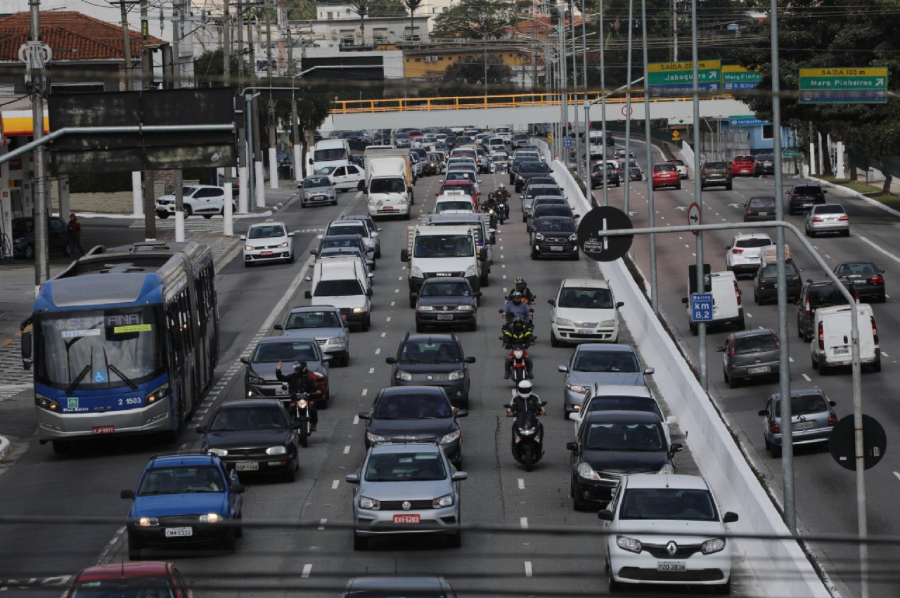 O Detran admite o problema e diz buscar uma solução em conjunto com a Prodesp