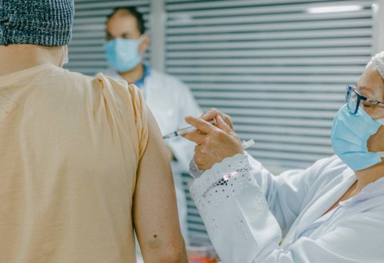 Cubatão vacina no Centro Esportivo Pita e na Igreja Matriz no sábado (15)