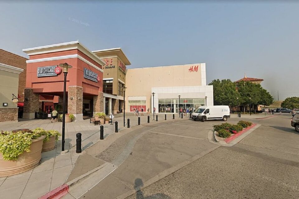 O tiroteio em um shopping de Idaho, nos EUA, terminou com o único suspeito sob custódia