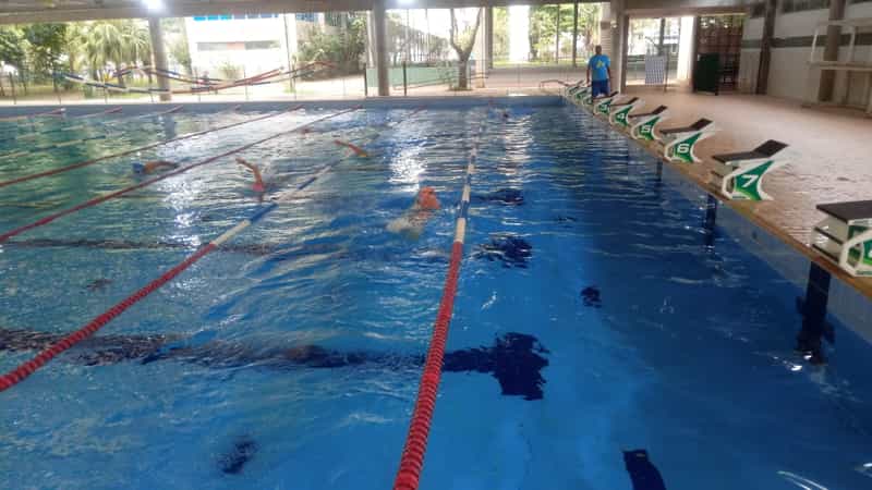 A piscina olímpica do Complexo Esportivo Rebouças reabre para treinos de natação exclusivamente para atletas
