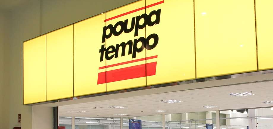 O prazo da entrega em domicílio varia e pode ser acompanhada no site dos Correios, por meio do código de rastreamento informado no protocolo e possui um valor de R$ 9,09