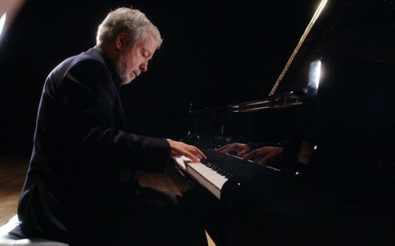 O músico Nelson Freire, um dos maiores pianistas do mundo, morreu nesta segunda-feira (1)