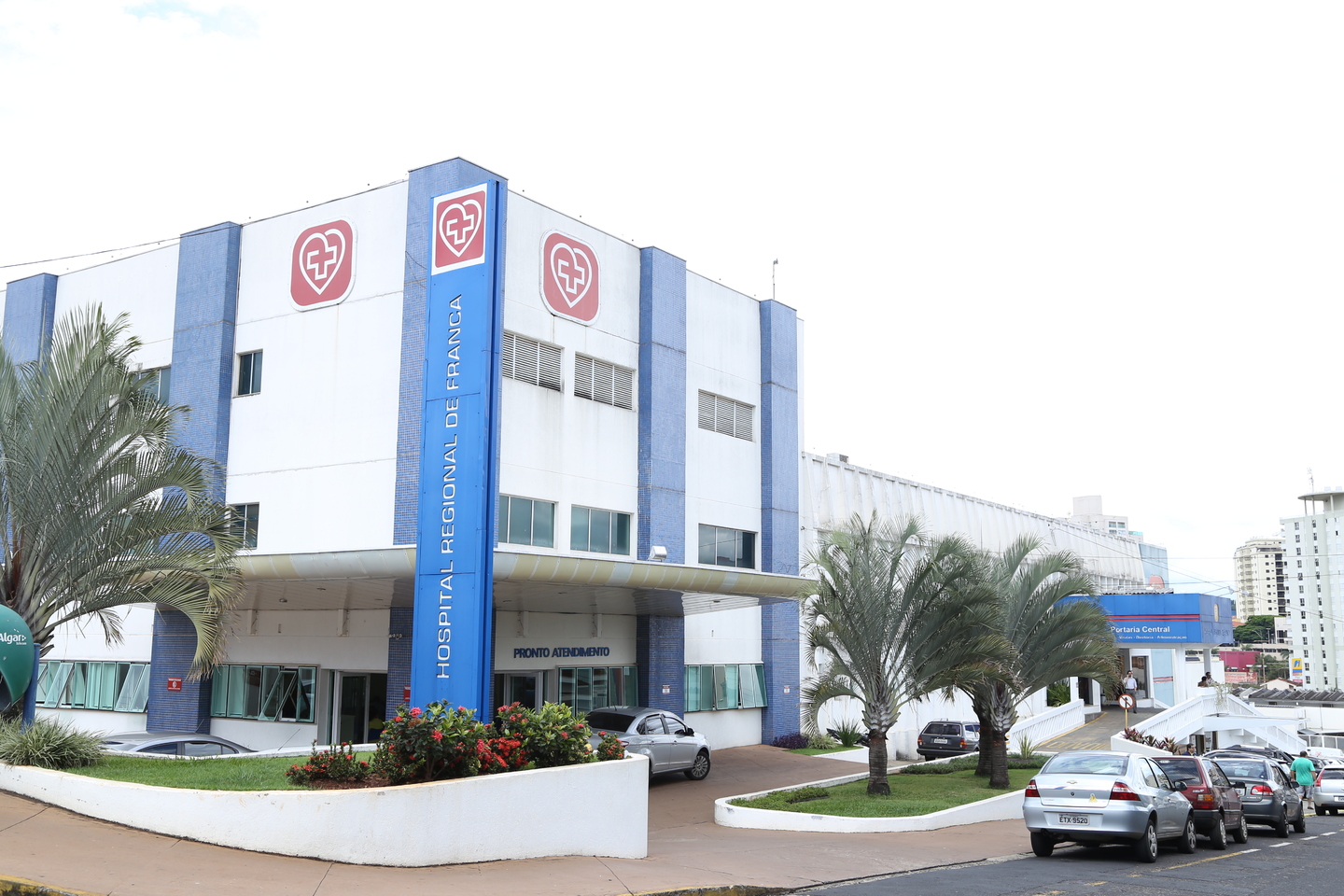 Para comunicar o falecimento à família, o médico enviou uma mensagem de texto ao viúvo