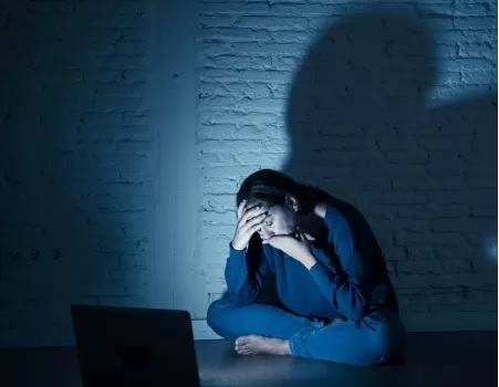 Uma lei sancionada em março estipulou até três anos de prisão a quem pratica o 'stalking'