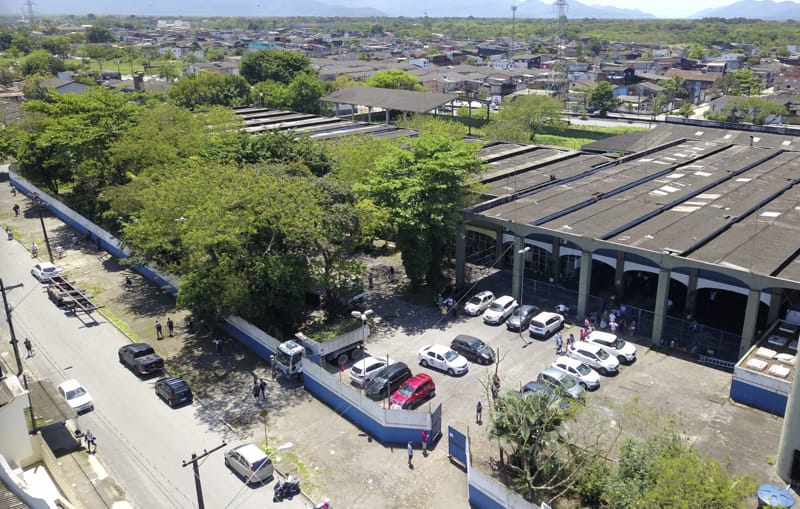 Guarujá estuda instalar uma Fundação para melhorias na educação profissional da Escola Municipal 1° de Maio, em Vicente de Carvalho