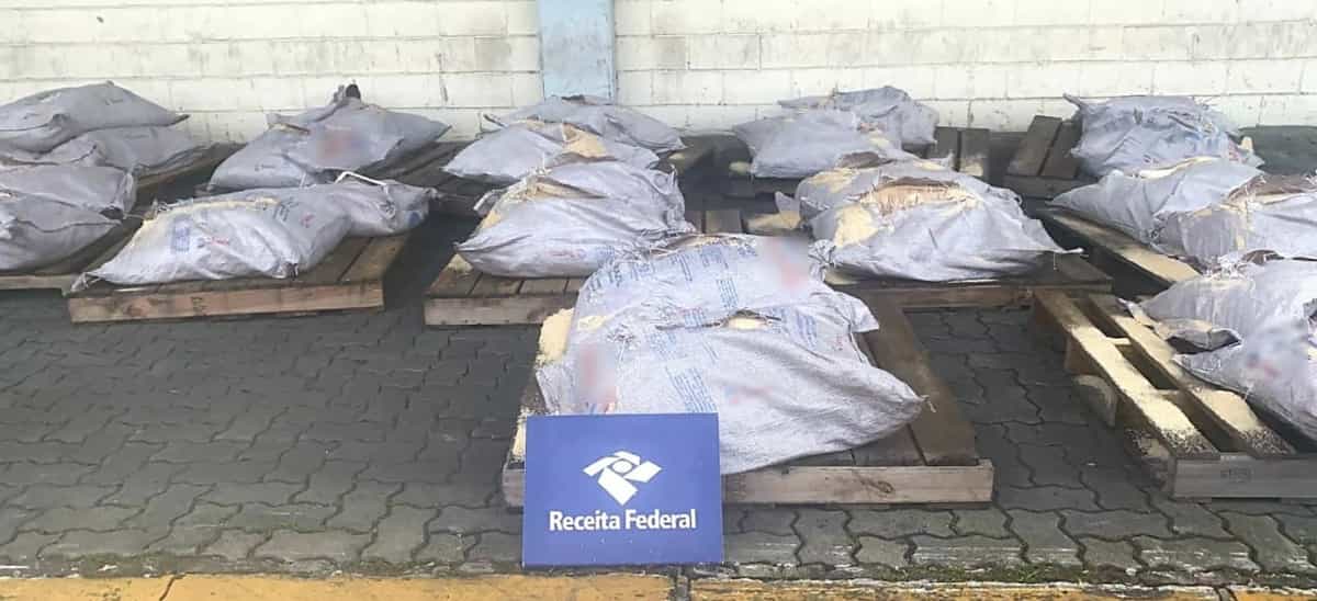 A carga foi selecionada pela Receita Federal através de critérios específicos de análise de risco na exportação