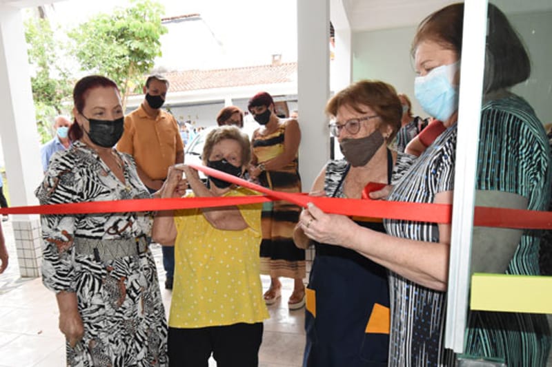 Conviver Guilhermina realiza bazar com peças feitas durante pandemia