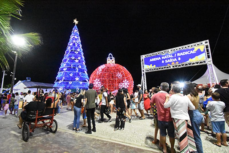 Pista de patinação no gelo de Praia Grande começa a funcionar