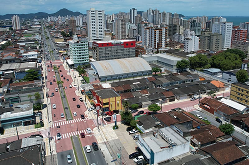 A substituição da antiga rede de drenagem, por uma nova, que foi ampliada e interligada ao Canal Negro Velho, aumentou a capacidade de captação e condução das águas das chuvas