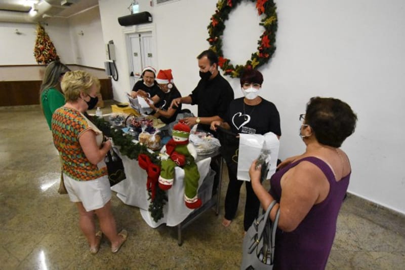 Bazar de Natal do Fundo Social é aberto no Palácio das Artes