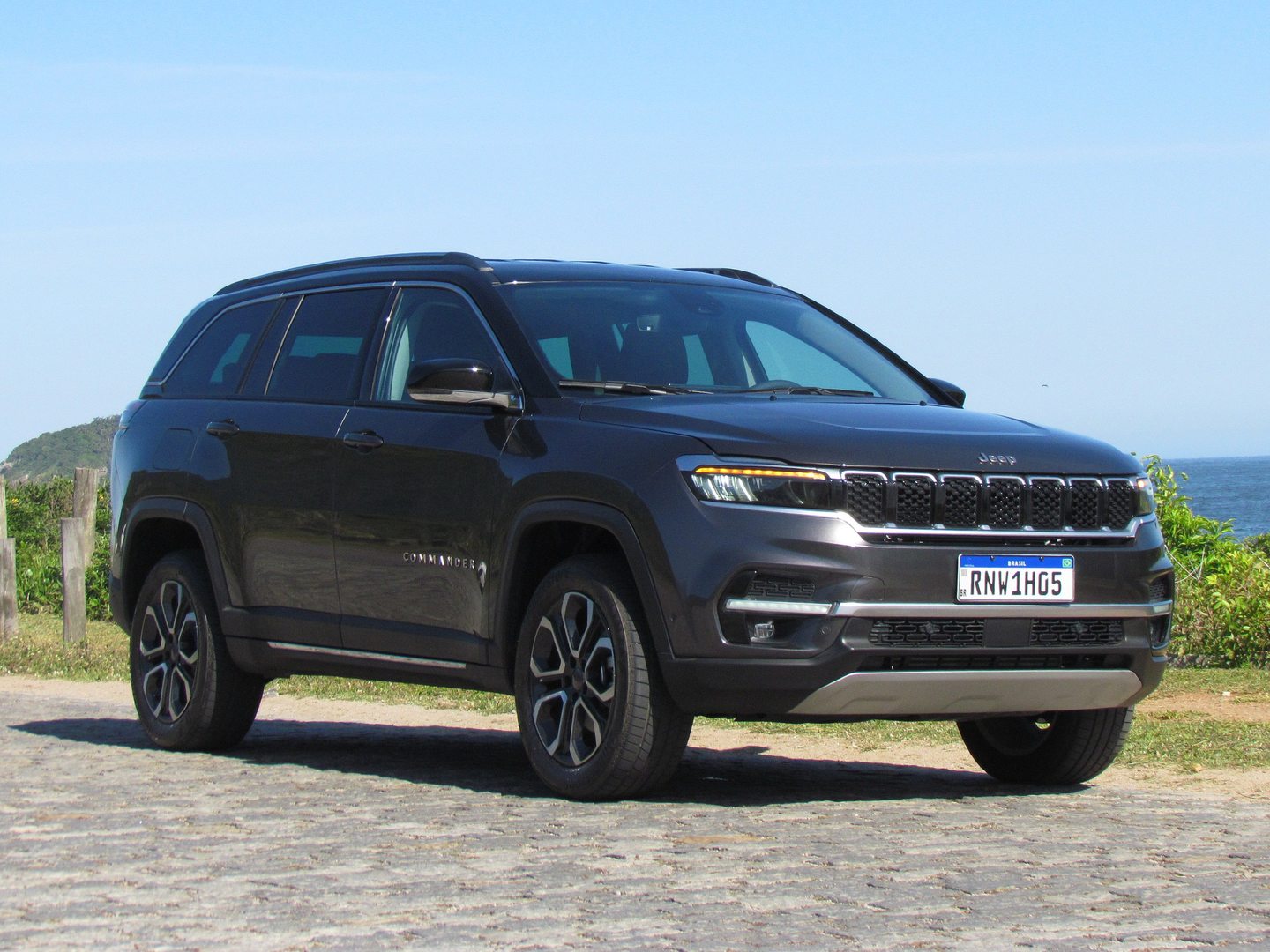 Utilitário esportivo de sete lugares Commander é o terceiro modelo nacional da Jeep