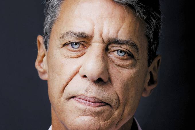 Chico Buarque é atacado na web por suas letras peculiares