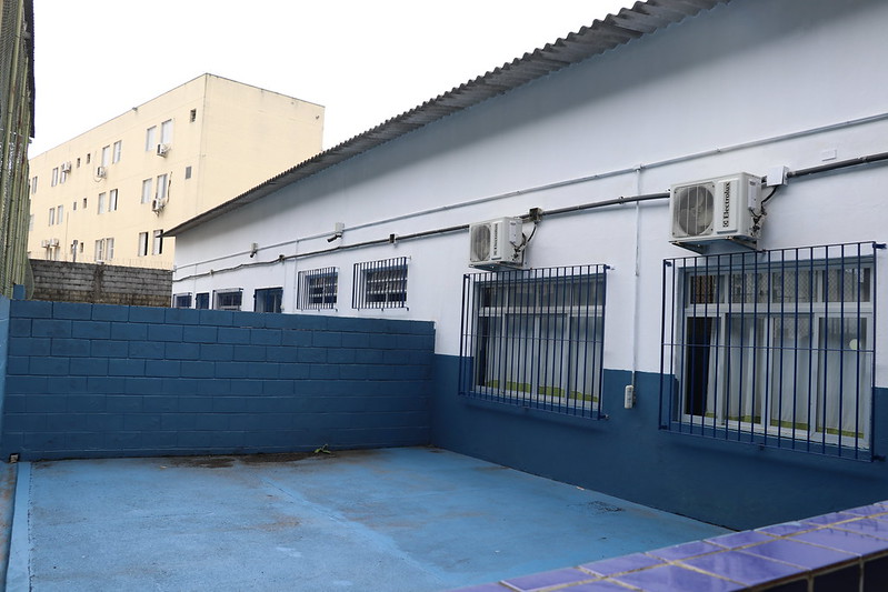 Pintura e intervenções na E.M. Maria Regina Teixeira dos Santos Claro / Guarujá