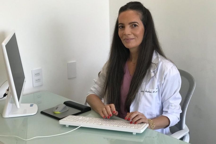 Educadora de 44 anos vem mudando a vida de diversos alunos da rede pública através de seu trabalho, com uma didática voltada à inclusão