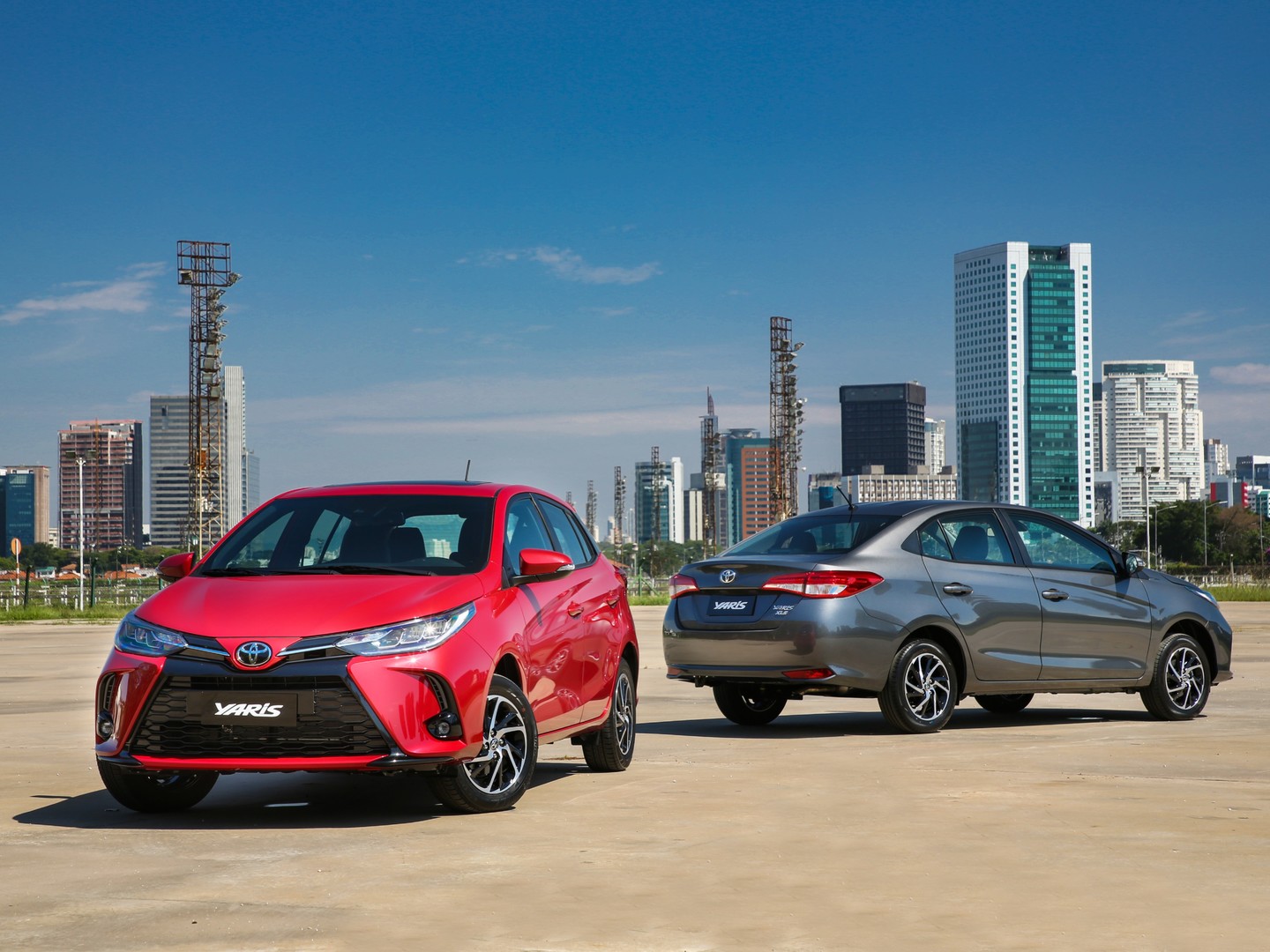 Para alcançar um volume de vendas equiparável aos da Hilux e dos dois Corolla, a Toyota investe em uma discreta reestilização visual na linha 2023 do Yaris, que também incorpora mais equipamentos e tecnologias