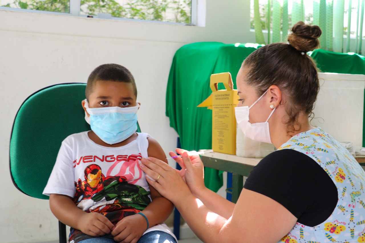 Crianças já estão sendo vacinadas contra covid-19