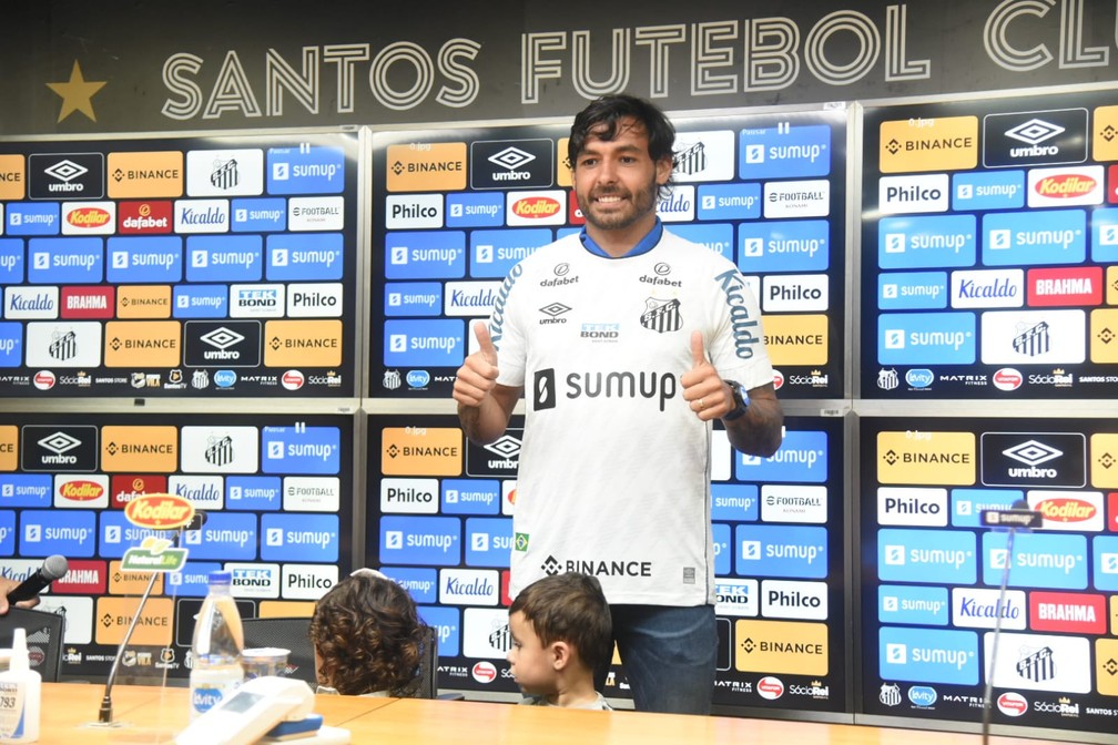 Ricardo Goulart rescinde com o Santos