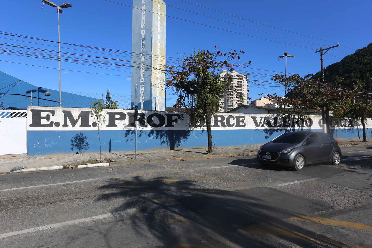 Um dos polos é a E.M. Professora Dirce Valério Gracia (EJA I e II), no Jardim Tejereba