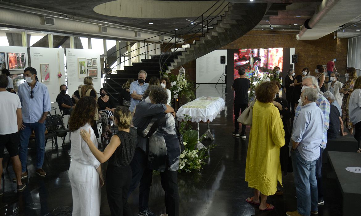 Velório de Arnaldo Jabor aconteceu no Museu de Arte Moderna do Rio de Janeiro (MAM)