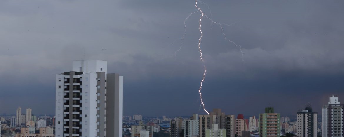 Região enfrentará chuvas, vento e queda de 13&ordm; na temperatura