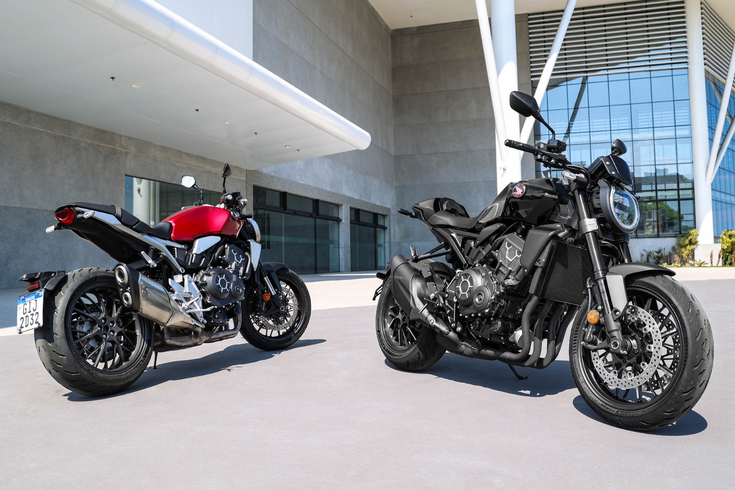 Honda CB 1000R e a Honda CB 1000R Black Edition