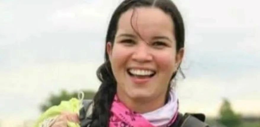 O corpo de Ana Carolina foi encontrado por volta das 06h40.