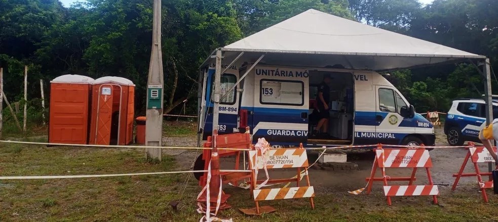 25 tiros atingiram a unidade móvel