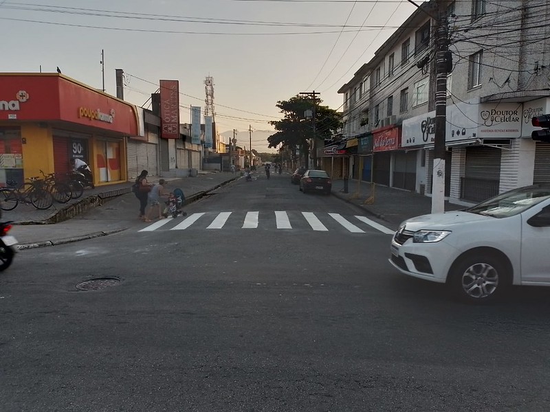 Revitalização da Sinalização Viária na Av. Thiago Ferreira, em Guarujá