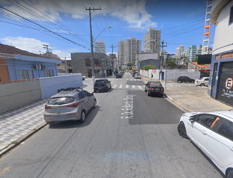 Rua Dr Roberto Shoji, no bairro Boqueirão, em Praia Grande