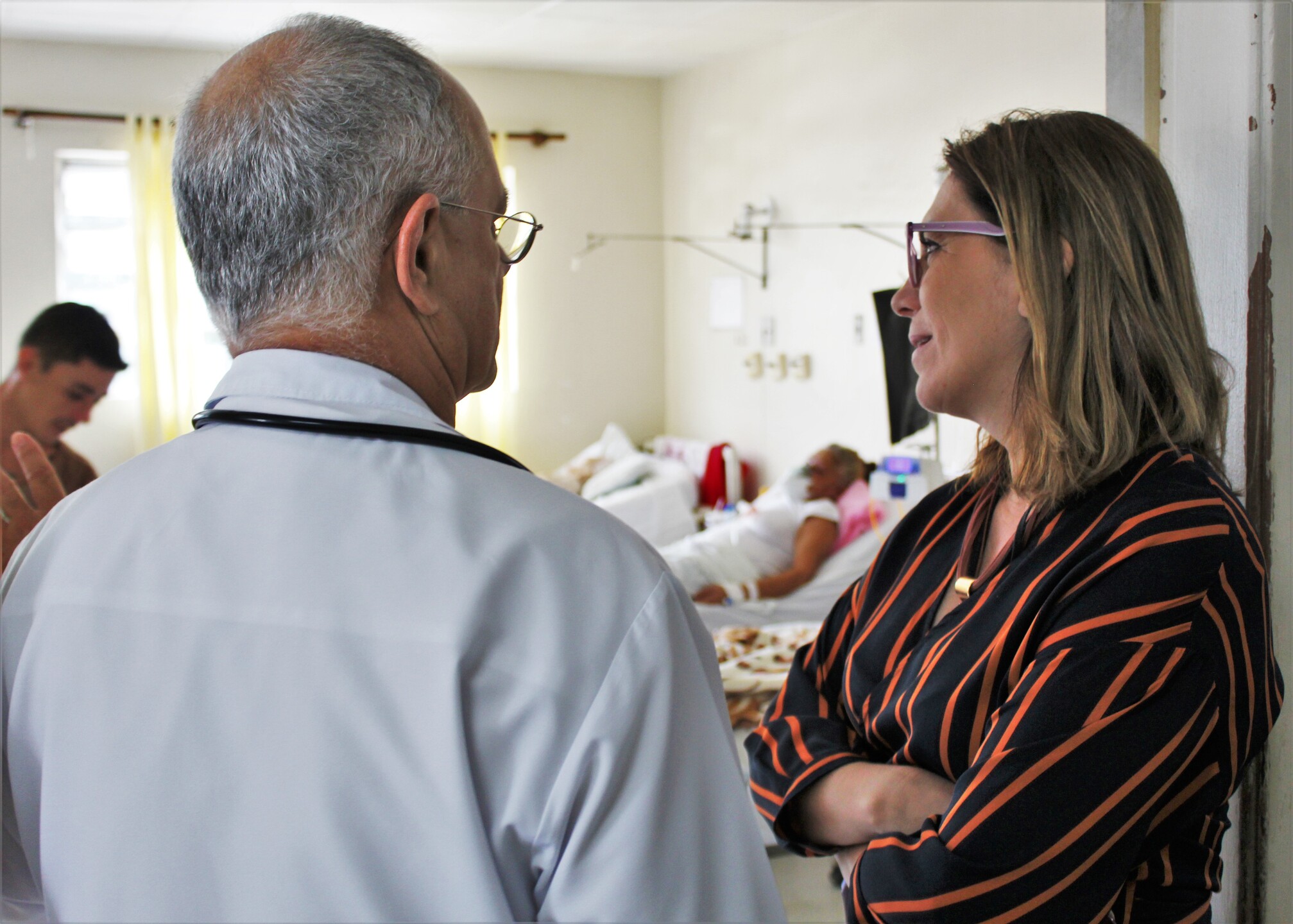 Deputada levará situação do Hospital Santo Amaro ao Ministério da Saúde