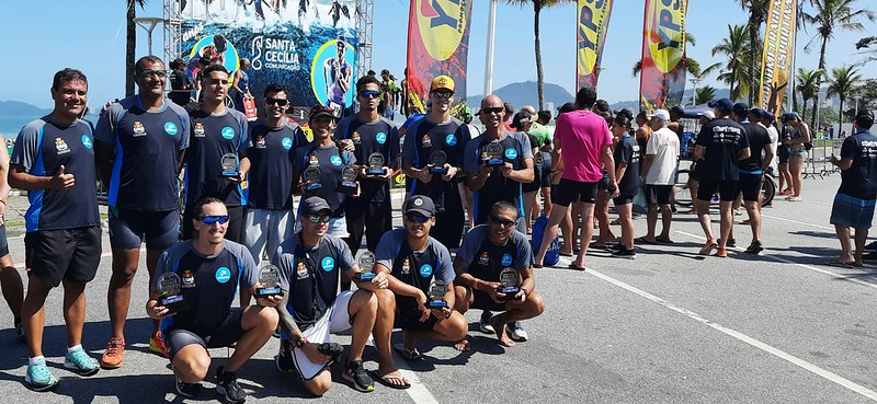 Eles tiveram que completar um percurso de 750 metros de natação, 20 quilômetros de ciclismo e cinco quilômetros de corrida