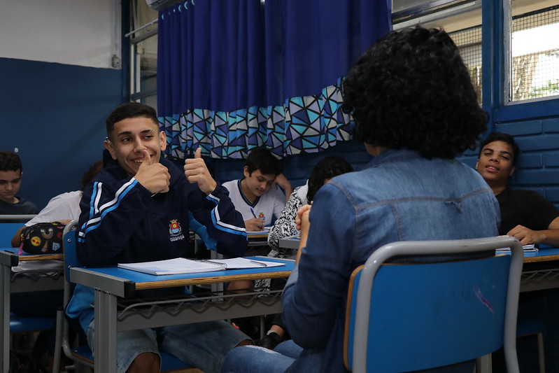 Prefeitura de Guarujá vai contratar 25 intérpretes de libras para a rede municipal