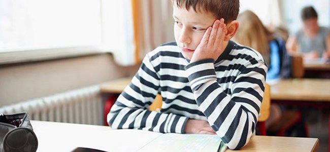 Muitas crianças são assim, o que pode levar a diagnósticos como o de Dislexia ou de Transtorno do Déficit de Atenção e Hiperatividade (TDAH)