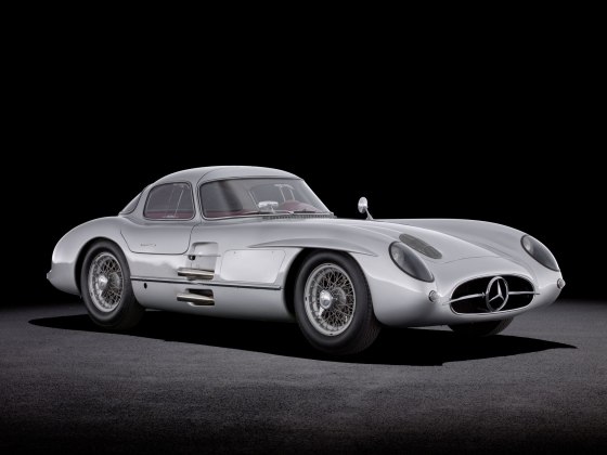 Mercedes-Benz 300 SLR Uhlenhaut Coupé, de 1955, foi leiloado por 135 milhões de euros, o equivalente R$ 700 milhões