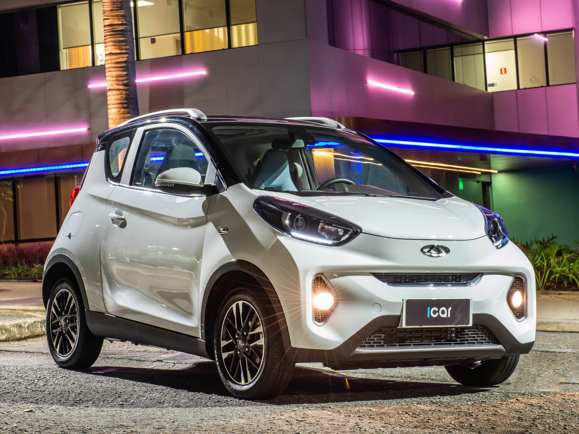 O primeiro produto 100% elétrico da Caoa Chery chega às concessionárias no final de junho. Importado da China, o iCar está em sua quarta geração