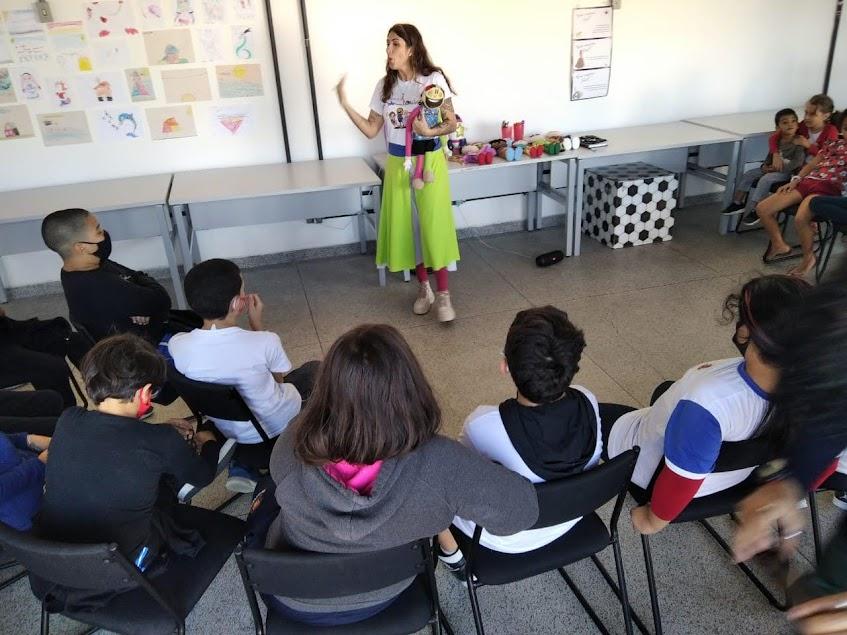 Além dos empréstimos de livros, o local abre também espaço para oficinas, bate-papos e campanhas sociais