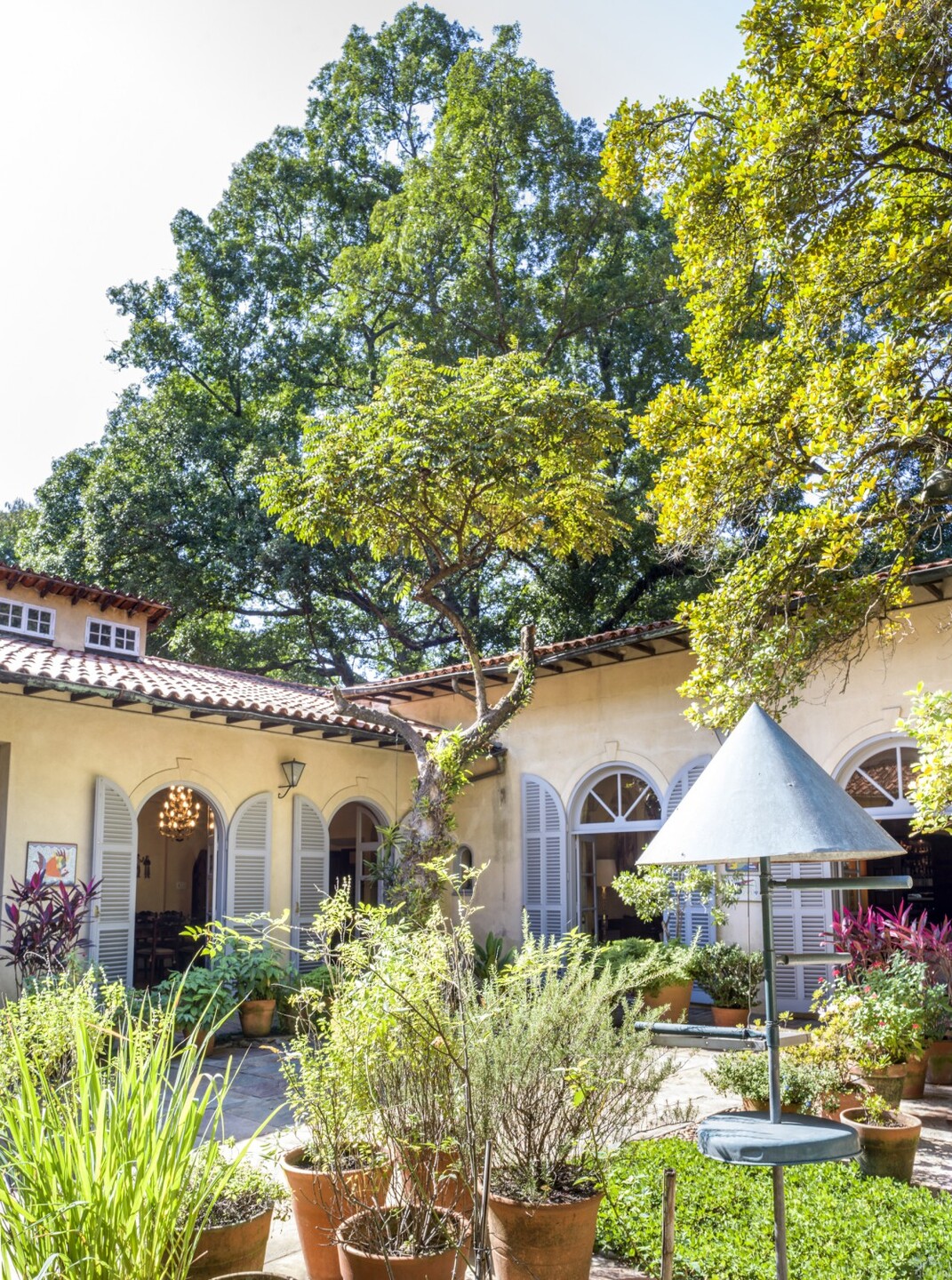 O imóvel foi construído no estilo Casa Rossa Italiana, em 1948. O projeto arquitetônico é do próprio Fulvio Pennacchi