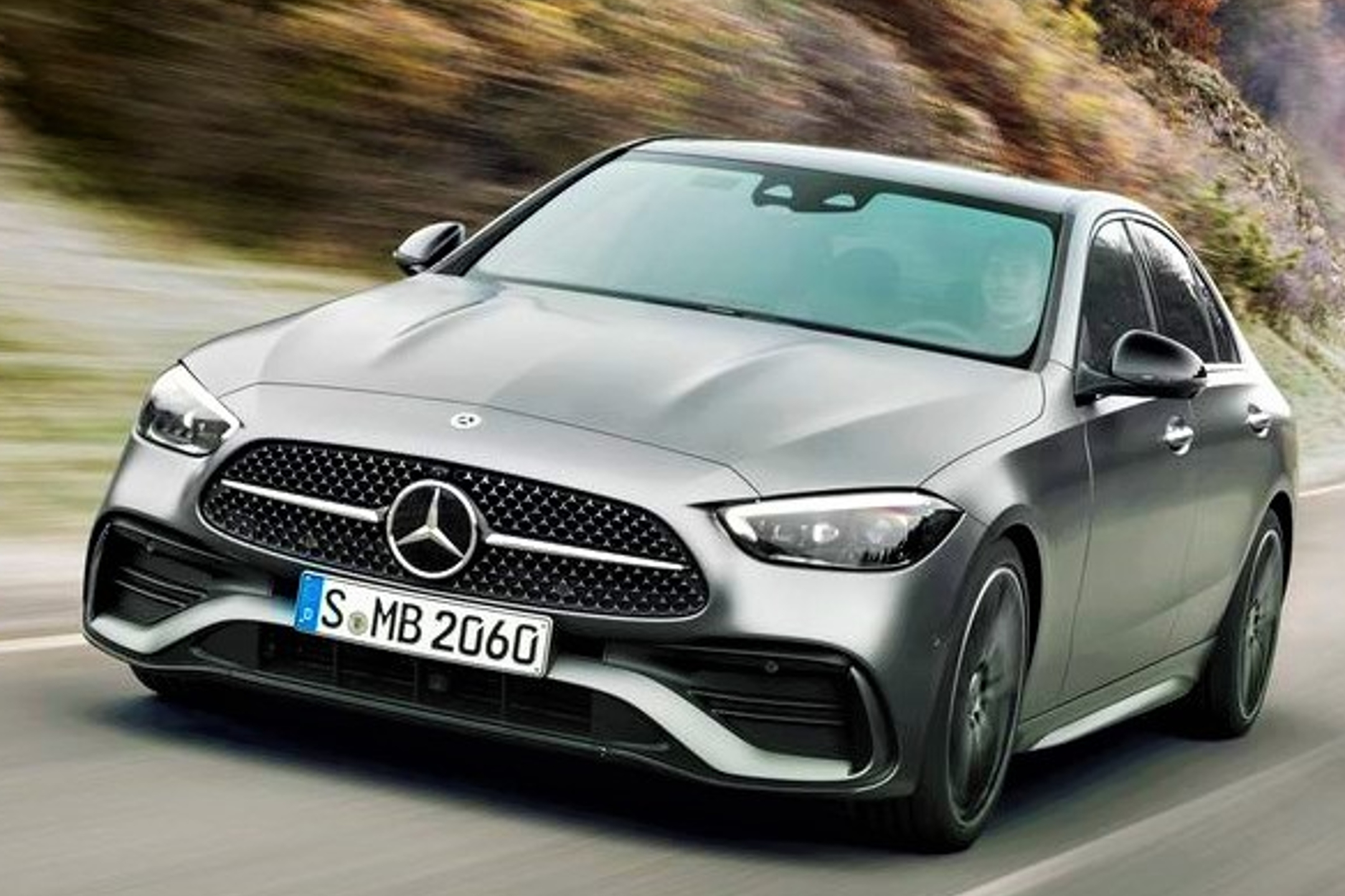 Mercedes-Benz Classe C300, importado da África do Sul, chega ao Brasil com preços a partir de R$ 399.990