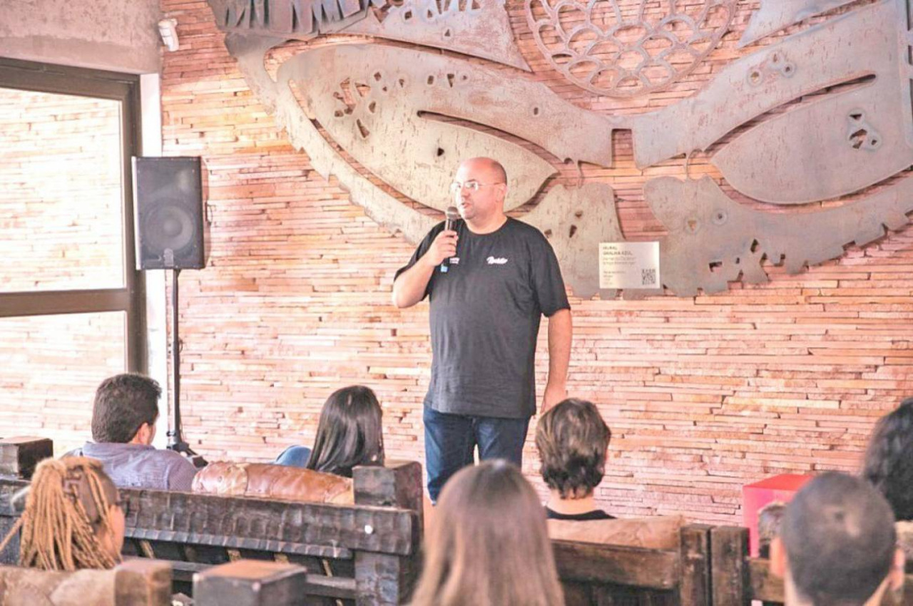 Marcos Ribas é sócio-fundador da NanoInk, que propõe desenvolver tintas que aumentem o rendimento na geração de Hidrogênio Verde