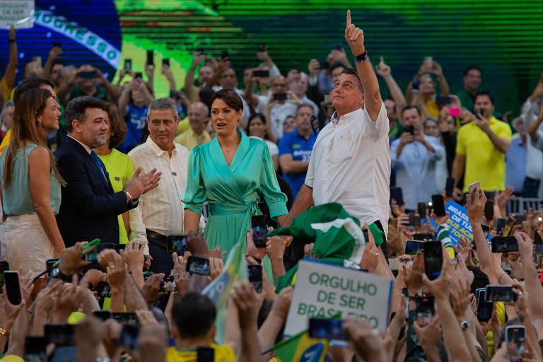 Em discurso, o presidente convocou seus apoiadores a irem às ruas "uma última vez"